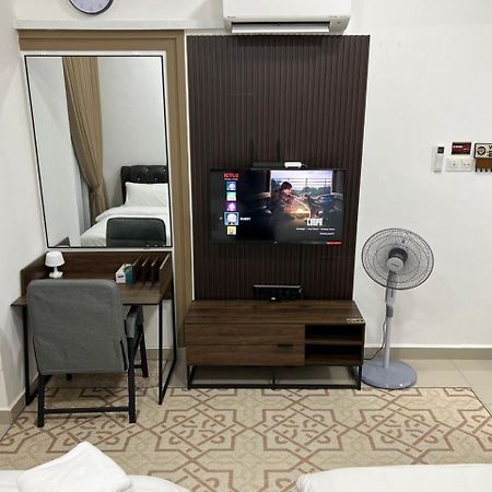 Hassma Studio Apartment At Kompleks Mutiara Gm Gua Musang Kültér fotó